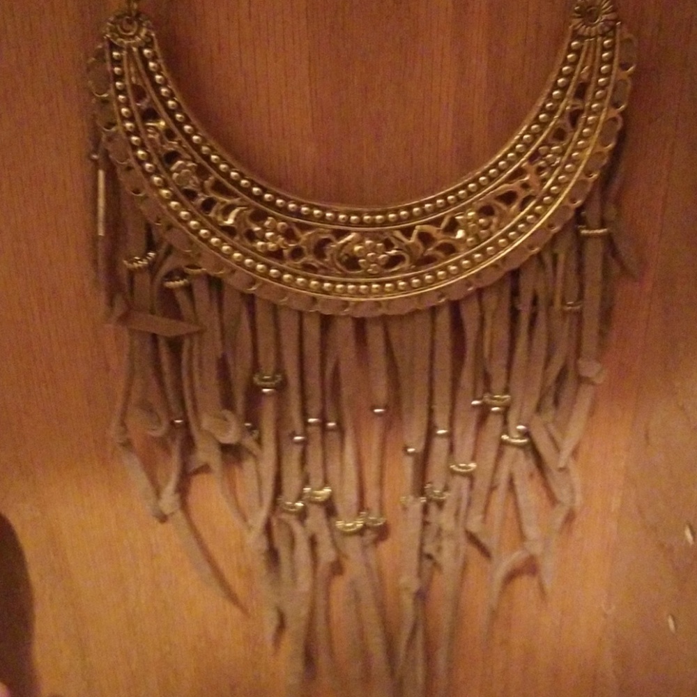 Necklace - Picture 2 of 3